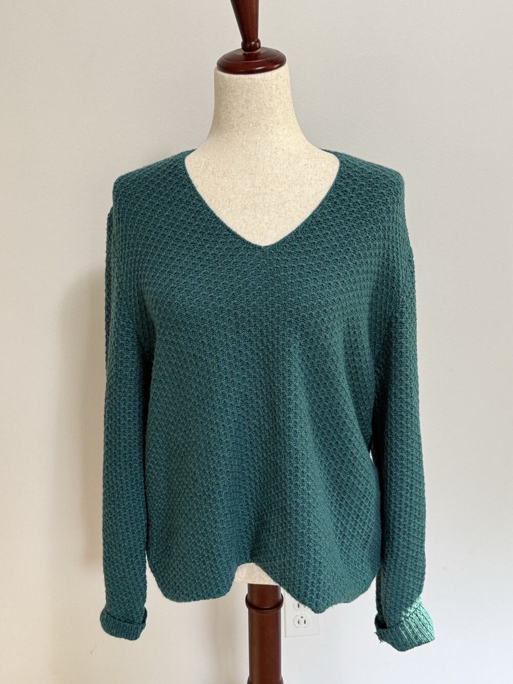 Eileen Fisher Large V Neck 100% Merino Wool Knit Green Pullover Sweater